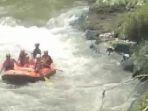 pencarian-bocah-bernama-Kurt-Cobain-yang-hanyut-di-Sungai-Brantas.jpg