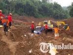 pencarian-korban-longsor-ponorogo_20170406_210837.jpg