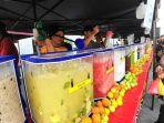 penjual-jus-buah-kaya-mendadak-raup-Rp33-juta-sehari.jpg