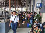 penumpang-di-stasiun-mojokerto.jpg