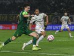 persebaya-lawan-persib-paul-munster-bakal-pertimbangkan-gaya-permainan-saat-lawan-psm.jpg