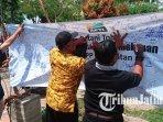 petani-tembakau-dari-berbagai-daerah-di-Jawa-Timur-membubuhkan-tanda-tangan-menolak-RPP-Kesehatan.jpg
