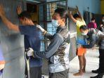petugas-bnnk-dan-lapas-saat-geledah-kamar-wbp-lembaga-pemasyarakatan-kelas-ii-b-tuban.jpg