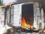 pikap-terguling-dan-terbakar-di-tol-surabaya-mojokerto.jpg