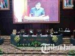 rapat-paripurna-DPRD-Jawa-Timur-tentang-pembahasan-Raperda-Dana-Cadangan-Pilgub-Jatim-2024.jpg