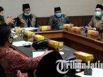 rapat-wakil-bupati-gresik-moh-qosim-bersama-satuan-gugus-tugas-covid-19-bahas-new-normal-ponpes.jpg