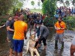 rekonstruksi-pembunuhan-wanita-di-kediri-yang-jasadnya-ditemukan-di-sungai-desa.jpg