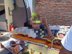 remaja-yang-melahirkan-di-rumah-kosong-Jember-saat-dievakuasi-menggunakan-mobil-ambulan.jpg
