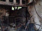 rumah-di-Jalan-Mulyosari-Prima-Utara-VI-Mulyorejo-Surabaya-terbakar-8-anjing-mati-terpanggang.jpg