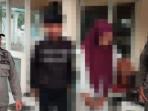 satpol-pp-jombang-ciduk-sejoli-bermesraan-di-alun-alun.jpg
