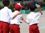 siswa-SD-di-Situbondo-sayat-tangan-sendiri-diduga-ikuti-tren-medsos.jpg