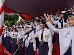 siswi-smp-di-surabaya-putusan-mk-sekolah-gratis-perlu-dikaji.jpg