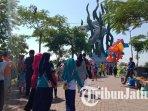 taman-suroboyo-di-kedung-cowek-surabaya-dipadati-pengunjung.jpg