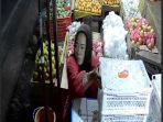 tangkapan-layar-rekaman-CCTV-emak-yang-mengambil-satu-boks-buah-buahan-di-Kios-Buah.jpg