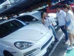 tengah-Branch-Manager-mobil88-Mayjen-Sungkono-Guntoro-Wiharjo-saat.jpg