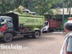 truk-pengangkut-sampah-di-dlh-bangkalan.jpg