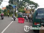 tugu-pahlawan-macet-dan-jalan-kebon-rojo-surabaya-ditutup-sementara_20171003_103628.jpg