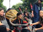 turis-ikut-festival-bantengan-nuswantara-kota-batu.jpg
