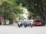 ulama-di-kediri-naik-vespa-di-hari-santri.jpg
