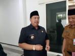 upati-Jombang-Warsubi-saat-dikonfirmasi-awak-media-soal-rsud.jpg