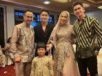 verrell-bramasta-dan-athalla-naufal-kompak-hadir-di-acara-lamaran-sang-ibu-venna-melinda.jpg