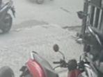 video-CCTV-aksi-2-bandit-pencurian-motor-milik-pengunjung-minimarketdi-Jalan-Demak.jpg