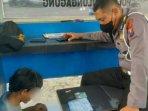 yk-gelisah-saat-terjaring-razia-kendaraan-bermotor-ternyata-bawa-pil-dobel-l.jpg