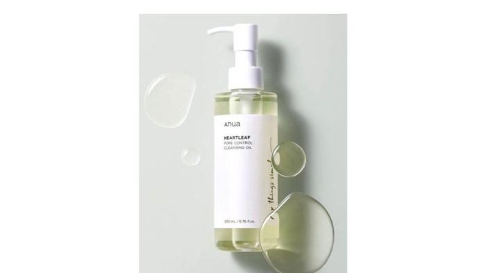 Anua Heartleaf Pore Control Cleansing Oil