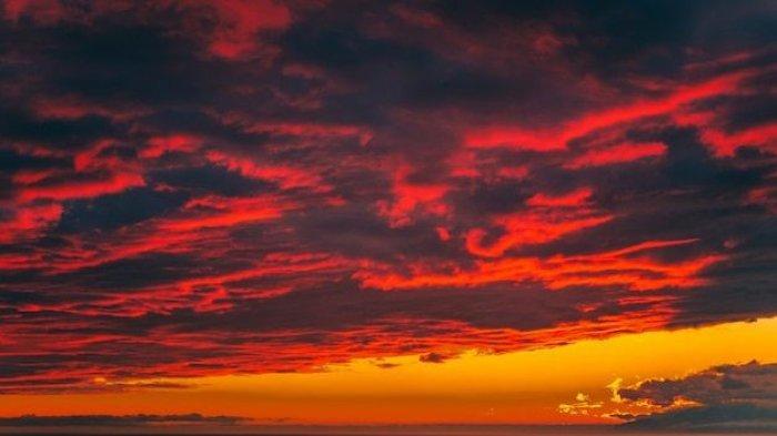 5 Arti Mimpi Awan Merah Menurut Primbon Jawa, Tanda Peringatan hingga Emosi Anda Meluap