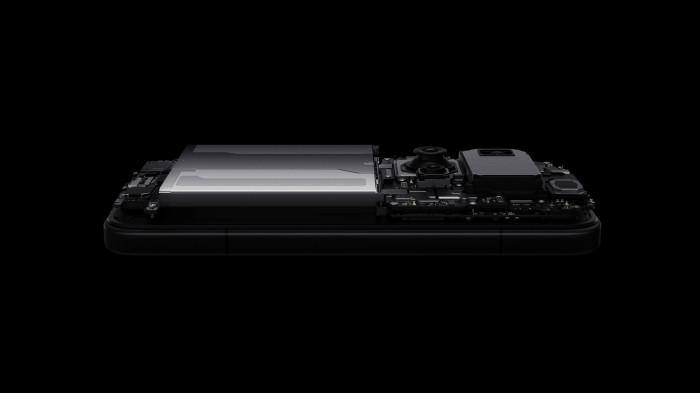Xiaomi 17 Ultra dibekali baterai awet berkapasitas besar 6.800 mAh.