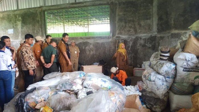 Bupati Hamenang Berharap TPS 3R di Desa Kemudo Jadi Contoh Desa Lain