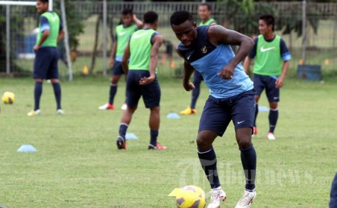 Greg ke Singapura Periksakan Cedera