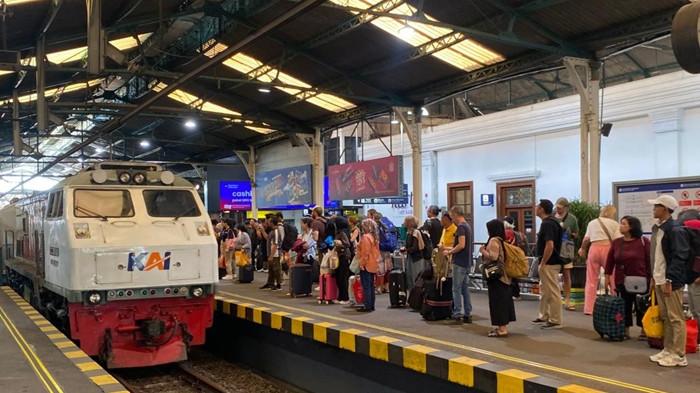 Layani 1 Juta Lebih Penumpang Sepanjang Oktober 2025, KAI Daop 6 Yogyakarta Catatkan Tren Kenaikan