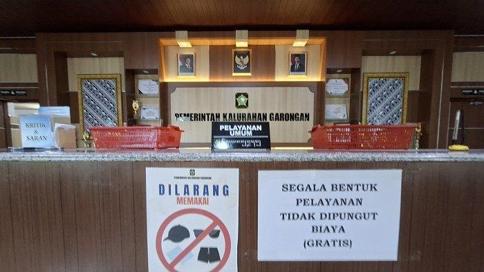 DUGAAN PUNGLI: Pengumuman soal pelayanan tanpa pungutan liar di Kantor Kalurahan Garongan, Kapanewon Panjatan, Kulon Progo, Selasa (28/04/2026). Irda Kulon Progo kini mendalami dugaan pungli Lurah Garongan.