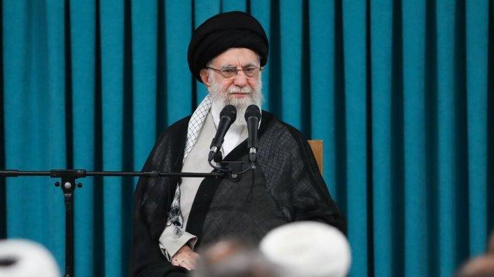 Pemimpin Revolusi Islam Ayatollah Seyyed Ali Khamenei