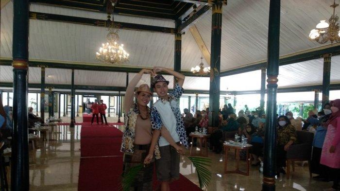 Kemeriahan Puluhan Siswa Difabel Ikuti Parade Batik SLB se-DIY