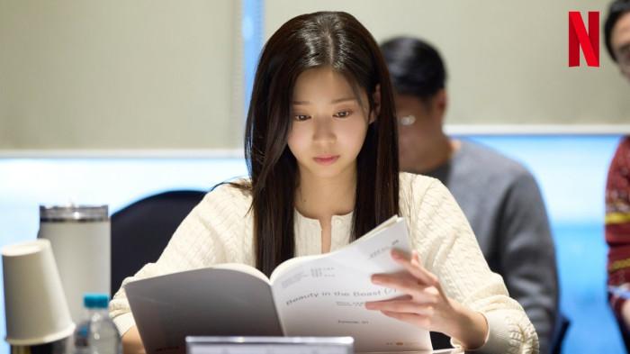 Kim Min Ju - Beauty in the Beast
