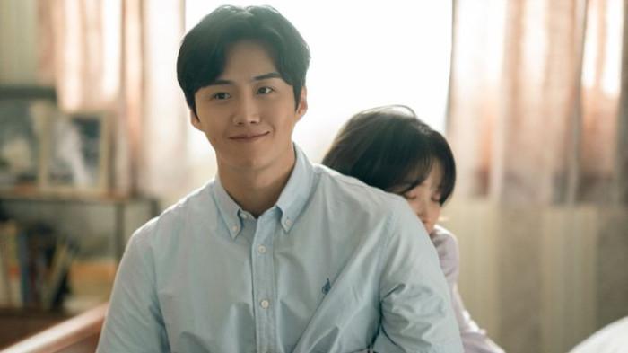 Kim Seon-Ho sebagai Park Chung-Seob