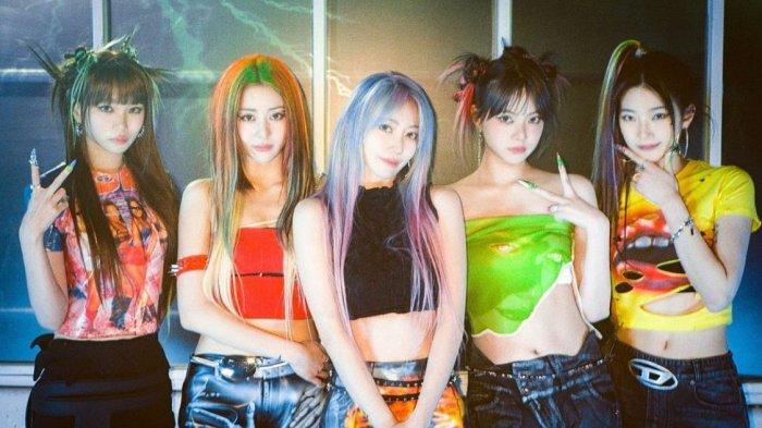 Lirik dan Terjemahan Lagu CRAZY, Nomor 1 di Spotify Top Songs Global