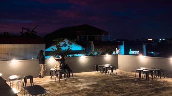 Lantai 4 318 Coffee & Playstation