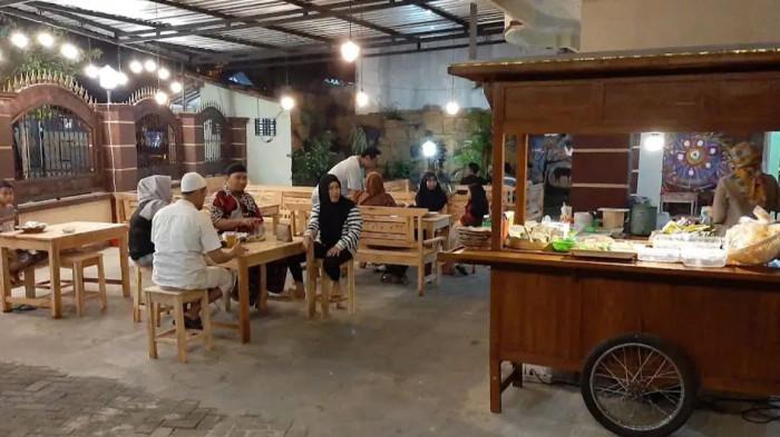 Angkringan 37: Tempat Nongkrong Murah, Meriah, Lezatnya Nampol ...
