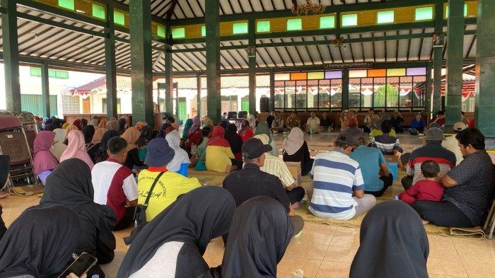 Ratusan Warga Datangi Kantor Lurah Poncosari Srandakan Bantul Gara-gara Isu Pengusuran