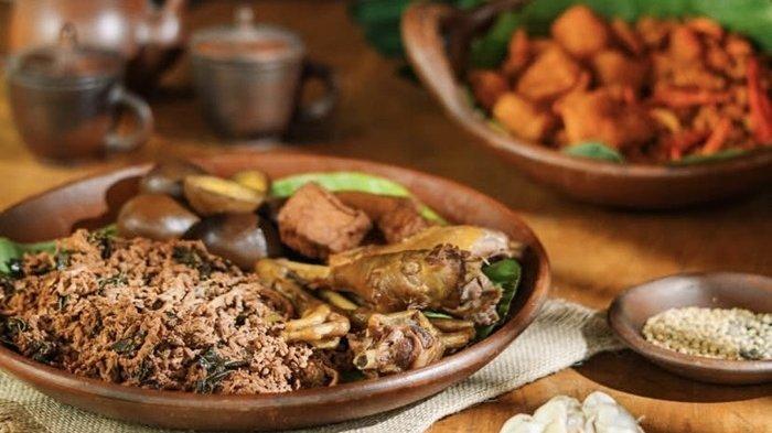 Mencicipi Hidangan Autentik Bantul di Gudeg Manggar Dapoer Palupi.