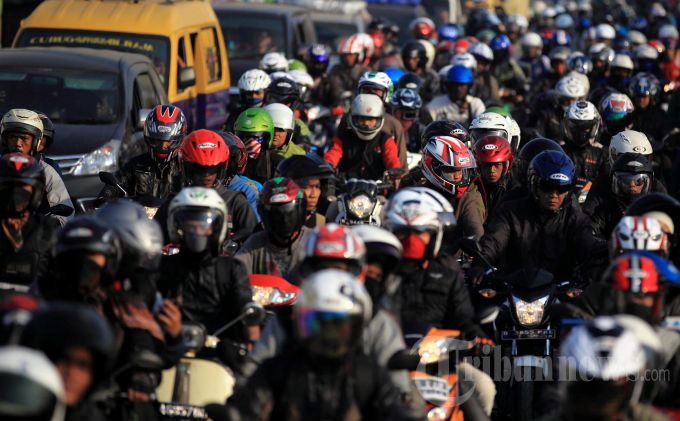 Pemudik Bermotor Menurun Dratis