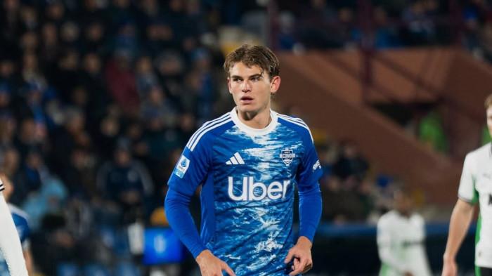 Nico Paz Pemain Como yang dipinjam dari Real Madrid
