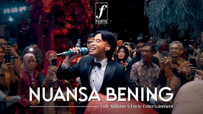 Penampilan spesial Vidi Aldiano dalam membawakan single hitsnya yang berjudul 