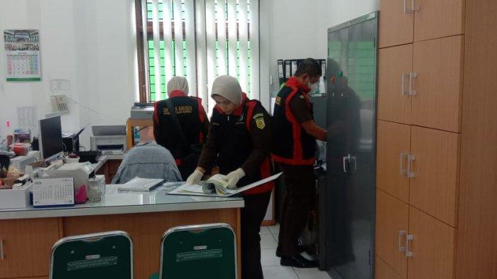 Sebanyak 30 Bandel Dokumen Disita Penyidik Kejati DIY dari Kantor Kalurahan Caturtunggal