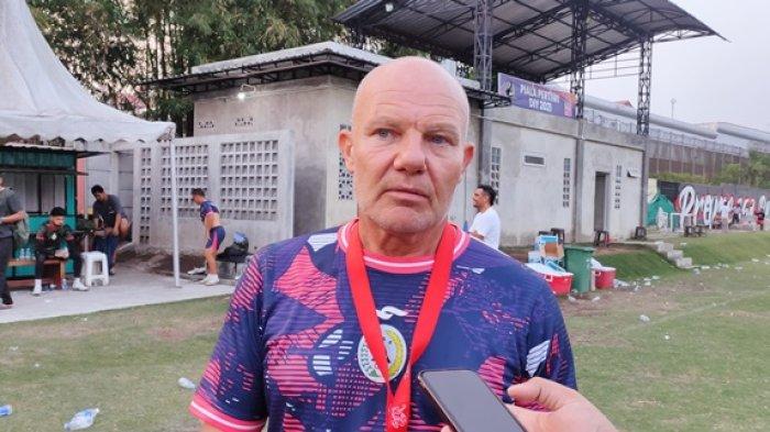 Jelang PSS Sleman vs Bali United : Bertrand Crasson Ingin Pemain Super Elja Lebih Gigih Merebut Bola