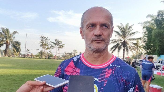 Komentar Risto Vidakovic Setelah Perdana Pimpin Latihan PSS Sleman di Pakembinangun