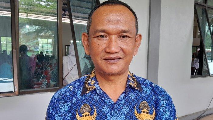 Kepala Bagian (Kabag) Perekonomian Setda Klaten, Tomisila Adhitama, saat ditemui di Desa Pucang Miliran, Kecamatan Tulung, Kabupaten Klaten, Jawa Tengah, pada Rabu (17/9/2025).
